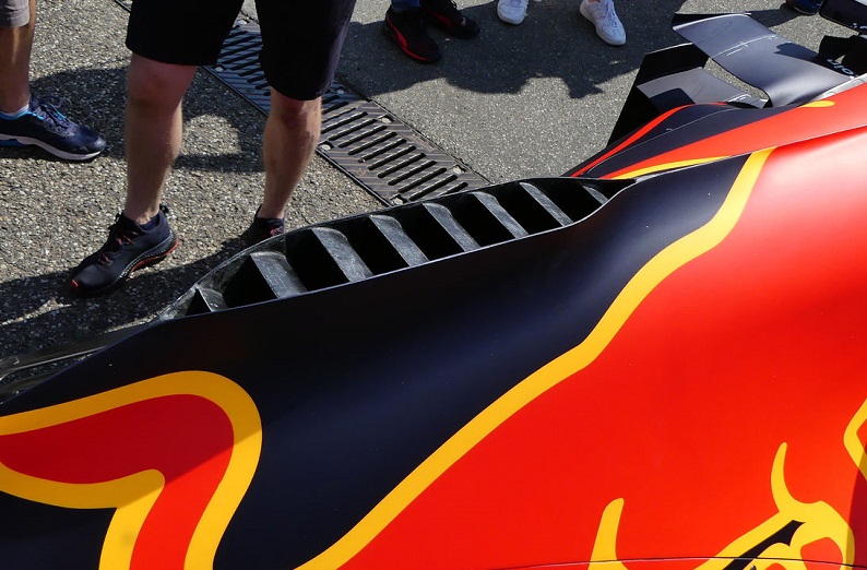 マシンデザイン：ドイツの木曜日に見えたエアロアップデート！