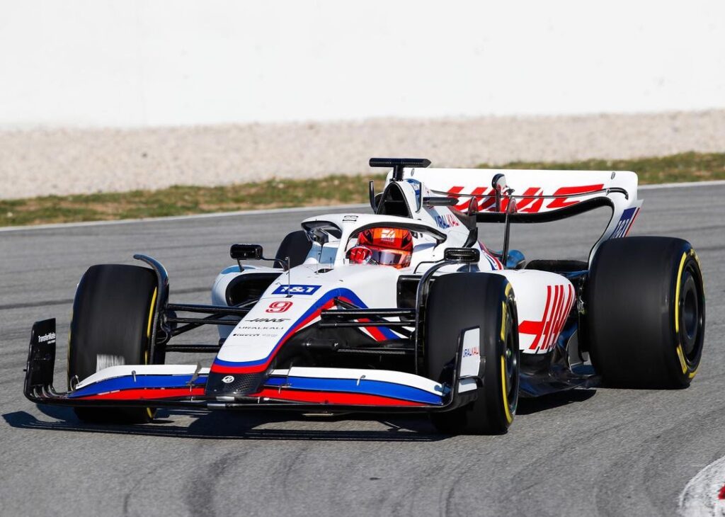 F1-2022 ハースF1が新車「VF-22」を発表！＋シェイクダウン実車画像