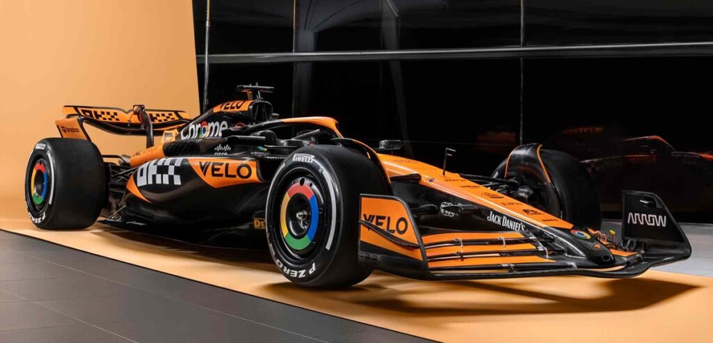 【F1NewCar2024】マクラーレン MCL38 実車画像